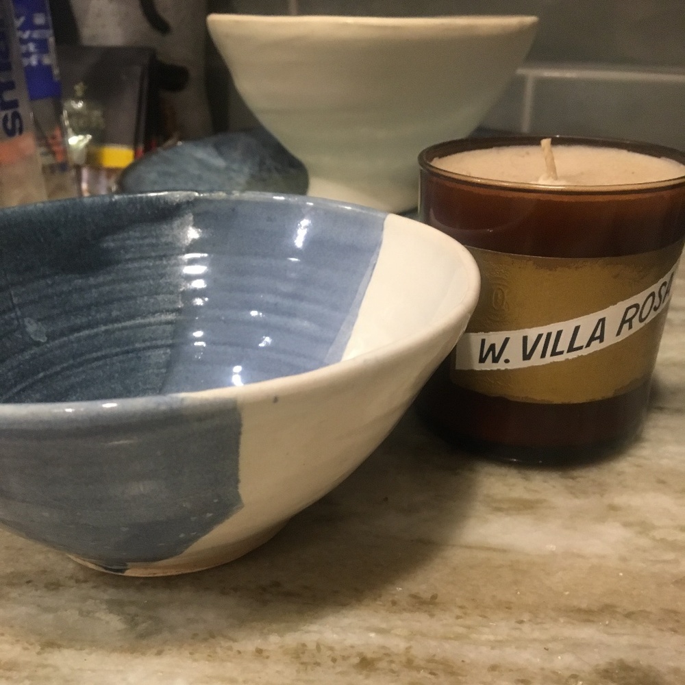 Handmade pottery bowl- wheel thrown blue and white beachy small serving bowl β¨π - Picture 8 of 8